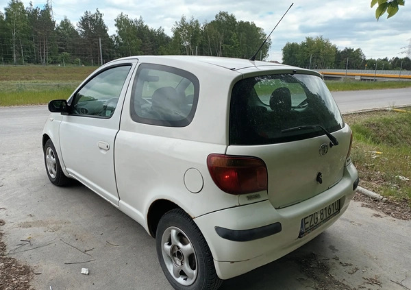 Toyota Yaris cena 4800 przebieg: 232000, rok produkcji 2004 z Zgierz małe 232